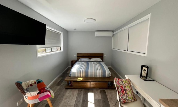 Everton Hills Apartamento | Stylish Guest Suite in Everton Hills
