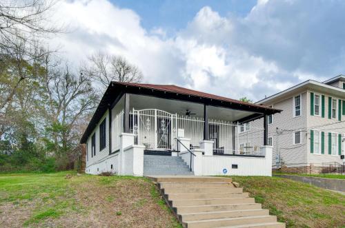 Downtown Jackson Casa | Stylish Home about 2 Mi to Jackson State and Belhaven!