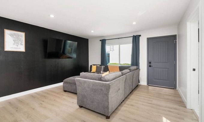 Montebello Casa | Stylish home near LA and OC