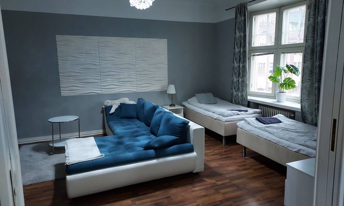 Kluuvi Apartamento | Stylish home with stunning views of the railway square 74 m2