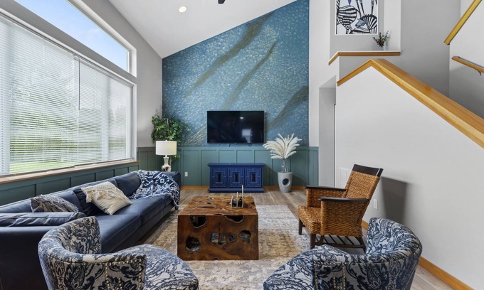 Lake Stevens Casa | Stylish Home with Private Office in Lake Stevens!