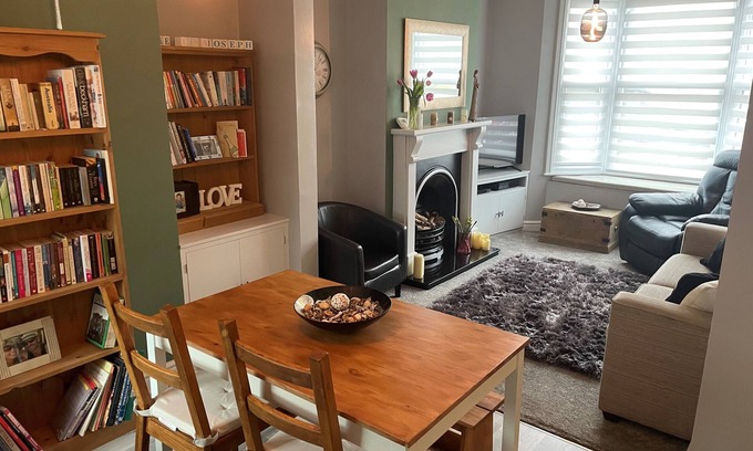 Exeter Casa | Stylish House in Exeter Nr Quay and City Centre