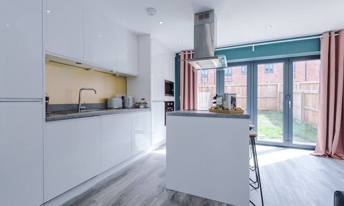 Failsworth Casa | Stylish House in MCR sleeps9