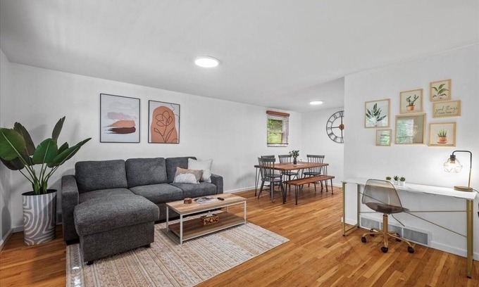 Squirrel Hill South Casa | Stylish House near Frick Park