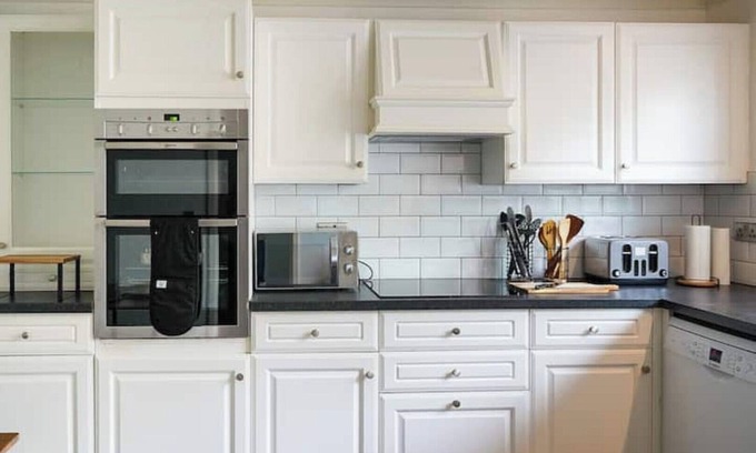 West Putney Apartamento | Stylish House Sleeps 9 With Free Parking in Putney