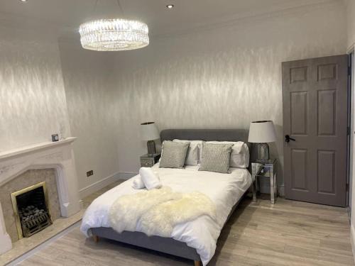 Lewisham Casa | Stylish King Size Room in Modern Renovated House