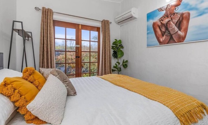 Lake Albert Casa | Stylish Lake Albert Cottage. Wagga Wagga