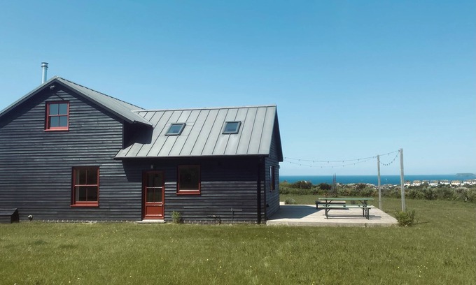 Port Isaac Casa | Stylish Large House Overlooking the sea & Traditional Cornish Fishing Village