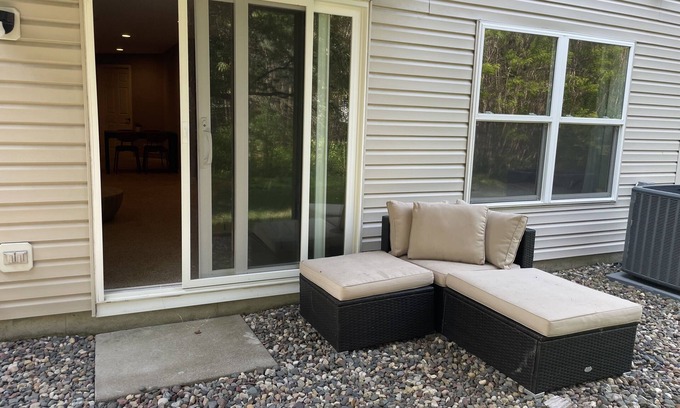 Plymouth Casa | Stylish, Lux, Newly Renovated Private Entire Level w/ outdoor space