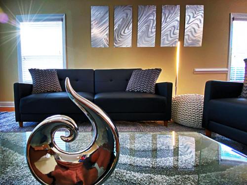 North Charleston Casa | *Stylish* Luxury Suite Near Historic Downtown