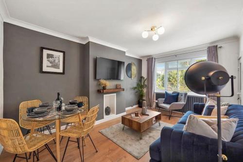 Maidstone Apartamento | Stylish Maisonette near the heath with Free parking & Wi-Fi