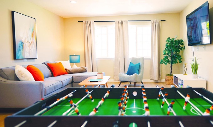 North San Jose Casa | Stylish Mid-Century Family 3BR Hideaway - San Jose & Milpitas