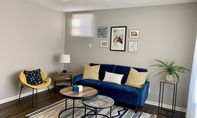 Lexington Casa | Stylish Mid-Century Modern Home 5 minutes to downtown