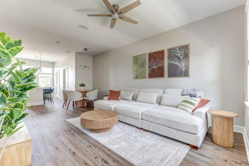 Tampa Casa | Stylish Midtown 3 Bedroom 4 Bathroom Private Garage Family & Group Ready