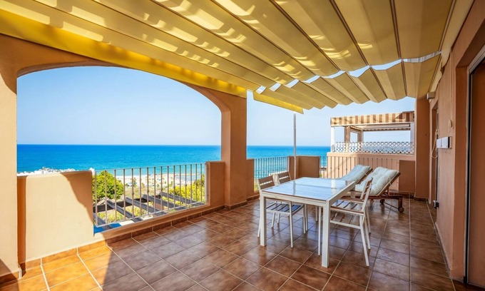 La Parata Apartamento | Elegante, moderno y totalmente climatizado - Exclusivo apartamento con vistas al mar