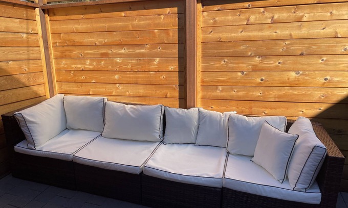 Squire Park Apartamento | Stylish Modern Oasis in the City, South Capitol Hill - Very Walkable