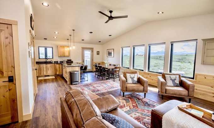 Centennial Casa | Stylish & Modern Retreat by Snowy Range Ski Resort