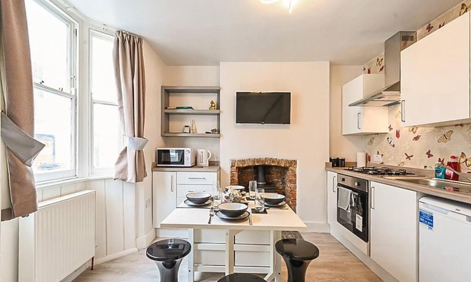 Brighton City Centre Casa | Stylish Modern Two Bedroom Fishermans Cottage Central Brighton
