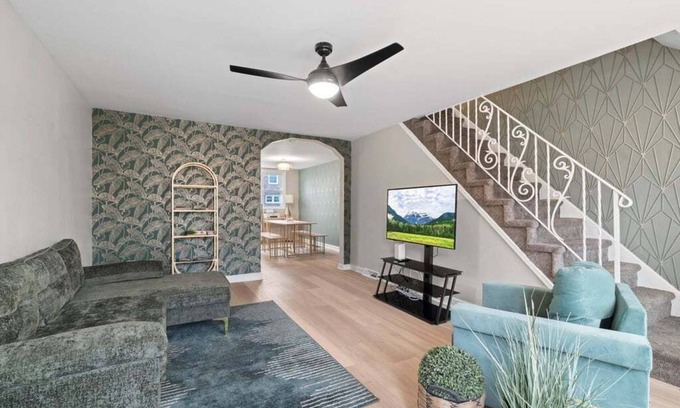 Primos Secane Casa | Stylish Modern Getaway Near Downtown City Center!