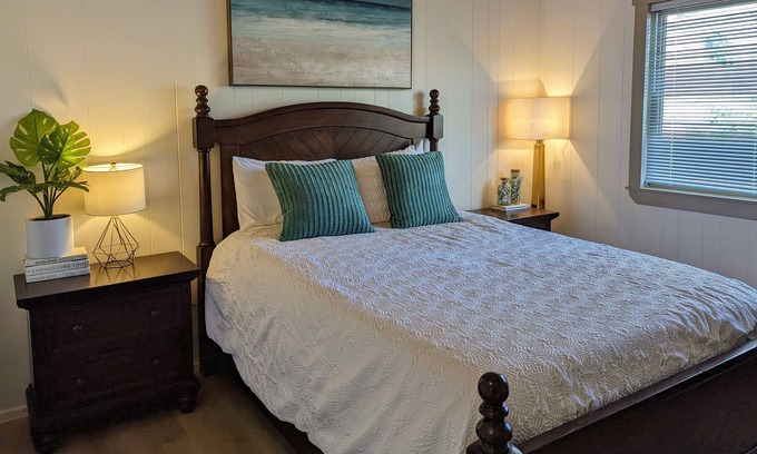 Frazier Park Casa | Stylish Mountain Getaway with Fireplace + Wifi