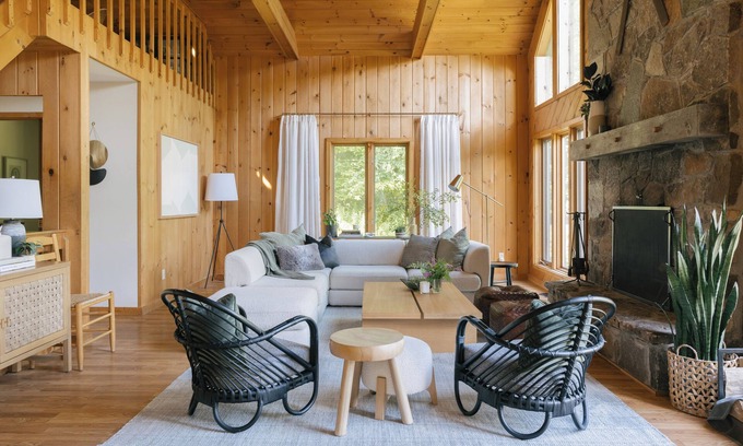 Stratton and Bromley Ski Areas Chalet De Esquí | Stylish Mountain Getaway close to Stratton w/ Spa