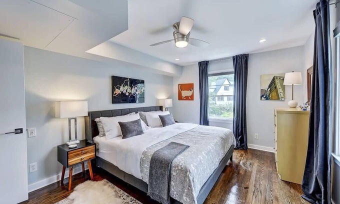Charlotte Center City Condominio | 510 Queens 205: Relax and Recharge in Myers Park