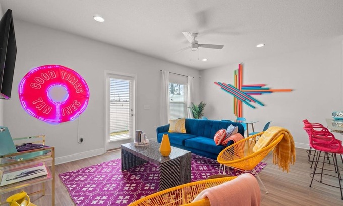 Thomas Drive Casa | Stylish New Build!★3 Miles→Beach★Pool Access