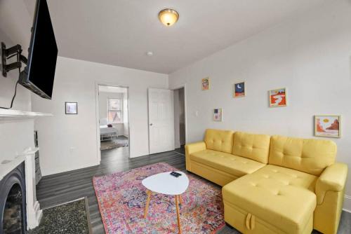 East Allegheny Casa | Stylish Northside 4 Bed Off Street Parking