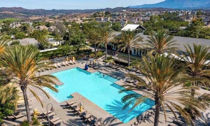 Rancho Mission Viejo Casa | Stylish OC Getaway w/Loft, Backyard Fireplace, Near Dana Point & Laguna