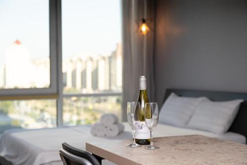 Obolon' Apartamento | Stylish panoramic apartments. Smartplaza. Metro Minskaya