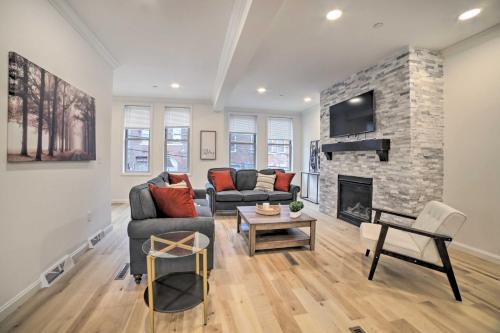 Central Northside Casa | Stylish Pittsburgh Townhouse with City Views!