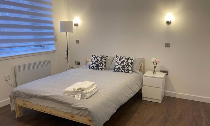 Aylesbury Apartamento | Stylish & Quiet Flat in Aylesbury Centre with Parking