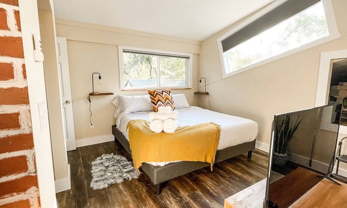 Colorado Springs Apartamento | ★Stylish★ remodeled studio near IvyWild/Downtown