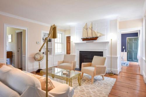 Yarmouth Port Casa | Stylish Retreat 2 mi to Beach