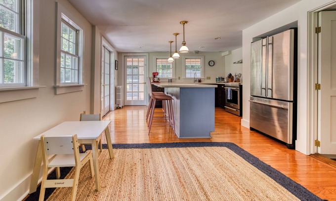 Egremont Casa | Stylish Retreat; Pool & Hot Tub By:Evergreen Home