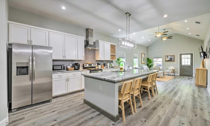 Nevada Street Casa | Stylish San Antonio Hideaway with Cowboy Pool!
