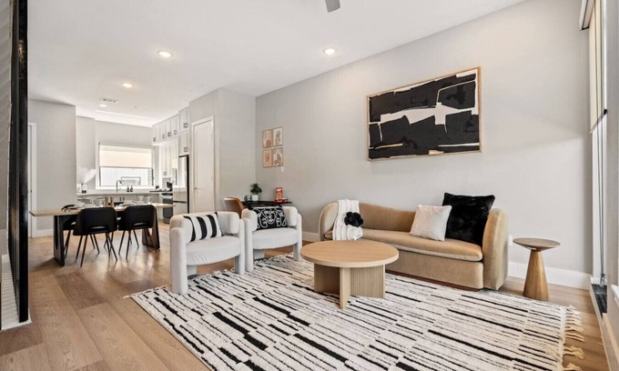 Fort Worth Casa | Stylish Scandinavian home w/ Garage & Patio