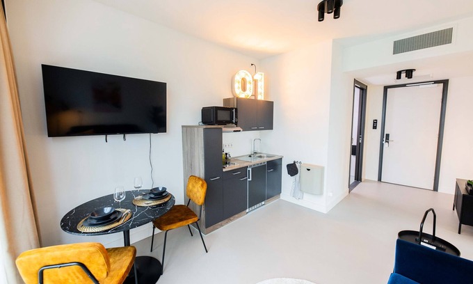 Katendrecht Apartamento | Stylish Serenity 1BDR Apartment BHD
