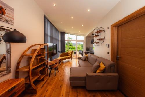 Achachork Casa | Stylish & Sophisticated Portree Cottage