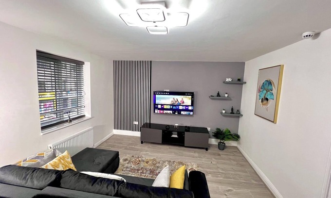 Middleton Apartamento | Stylish Spacious 1Bd Apt-KingBed-10min Heaton Park