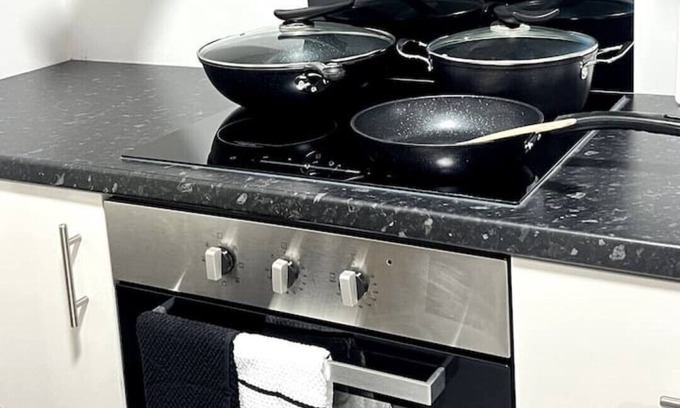 Sheldon Apartamento | Stylish Stay 10 mins from NEC, HS2 & BHX Airport
