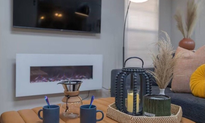 Denton Casa | Stylish Stay on Cordell Heart of Denton Living