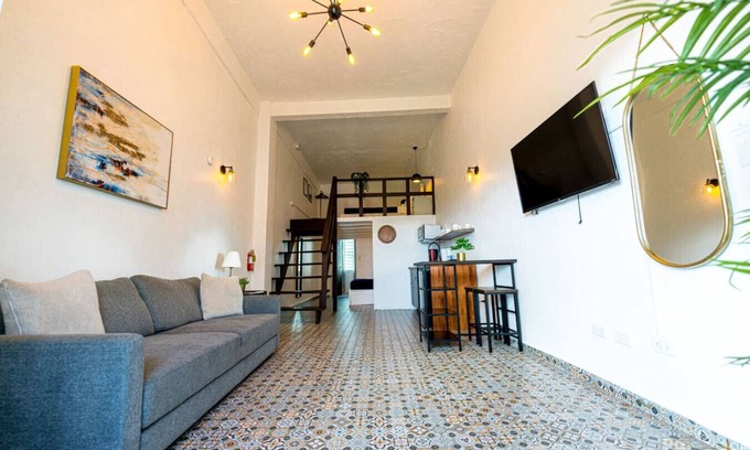 Puerta de Tierra Apartamento | Stylish Stay with Patio Near Beach and Forts