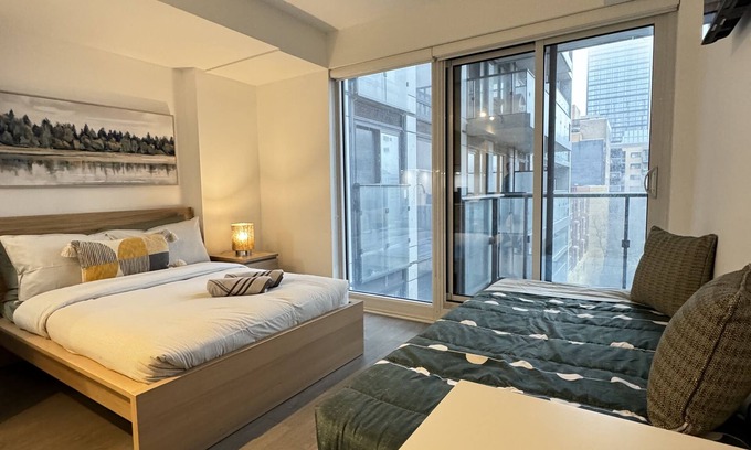 Church and Wellesley Apartamento | STYLISH STUDIO IN JARVIS ST