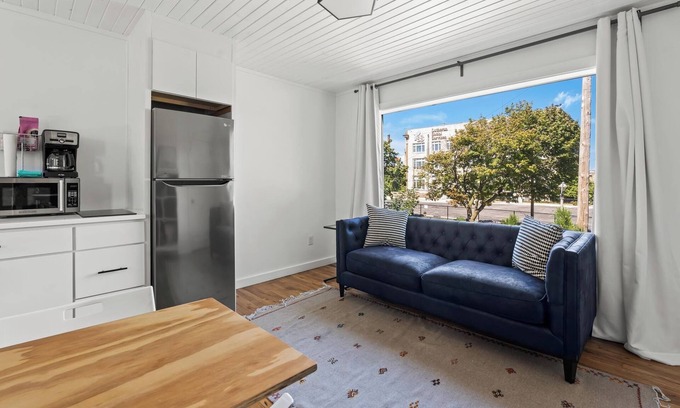 Fifth Ward Apartamento | Stylish Studio in Walkers Point