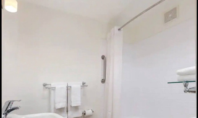 Chinatown Hotel | Stylish Studio Suite in San Francisco