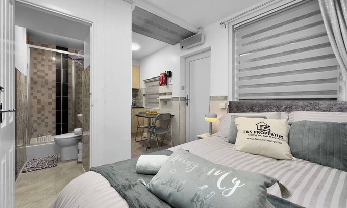 Maerdy Apartamento | Stylish Studio Suite w/ VIP lounge access - Maerdy
