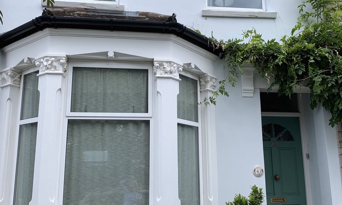 Bellingham Casa | Elegante, propiedad de tres camas, zona tranquila, excelente acceso al centro de Londres