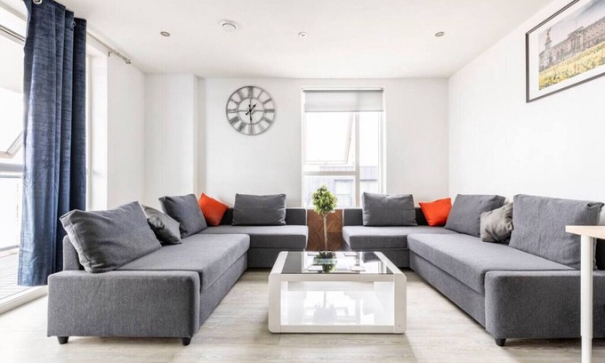 South Harrow Apartamento | Stylish Top-Floor Flat
