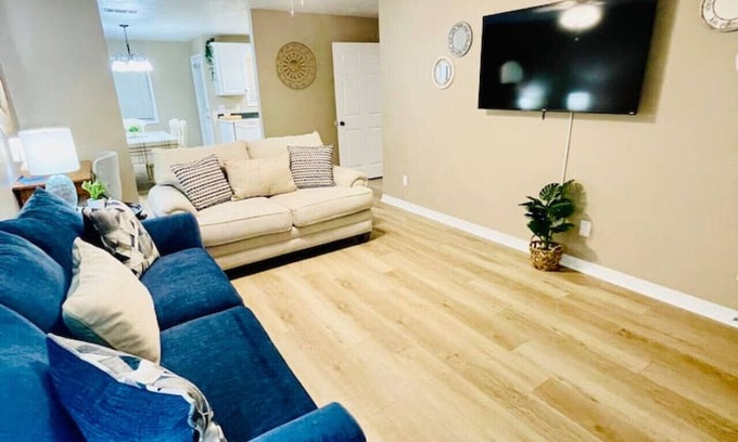 Hammond Apartamento | Stylish Townhouse 5 min to downtown Hammond